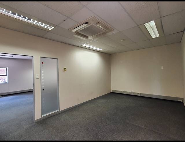 514M² OFFICE TO LET IN HALFWAY HOUSE